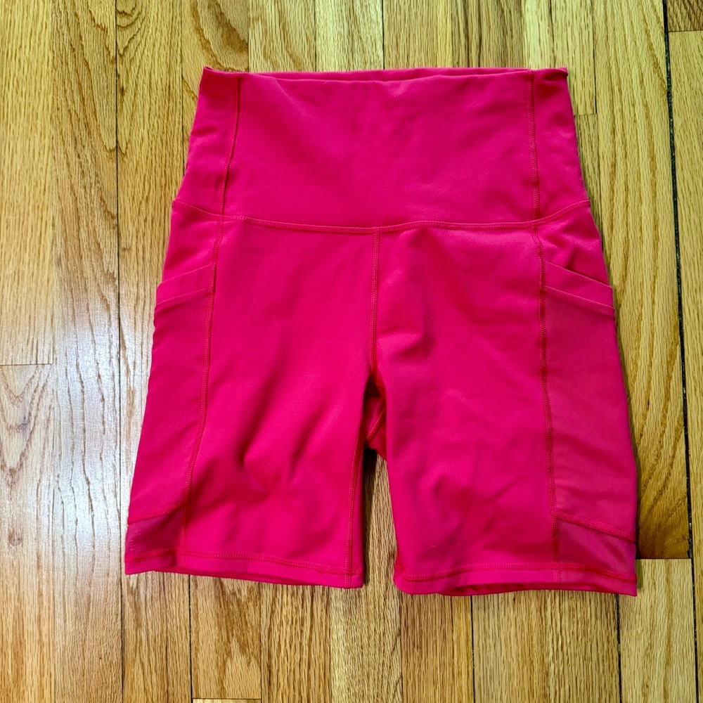 Fabletics On-The-Go PowerHold® High-Waisted 7'' Short